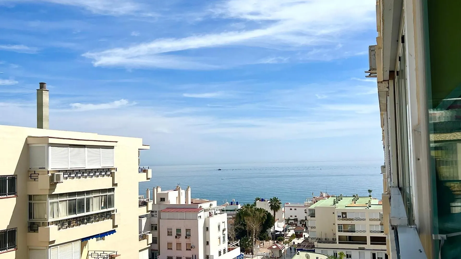 شقة Frente A La Playa Con Vistas Y Garaje, Nucleo Cristal توريمولينوس 0*,